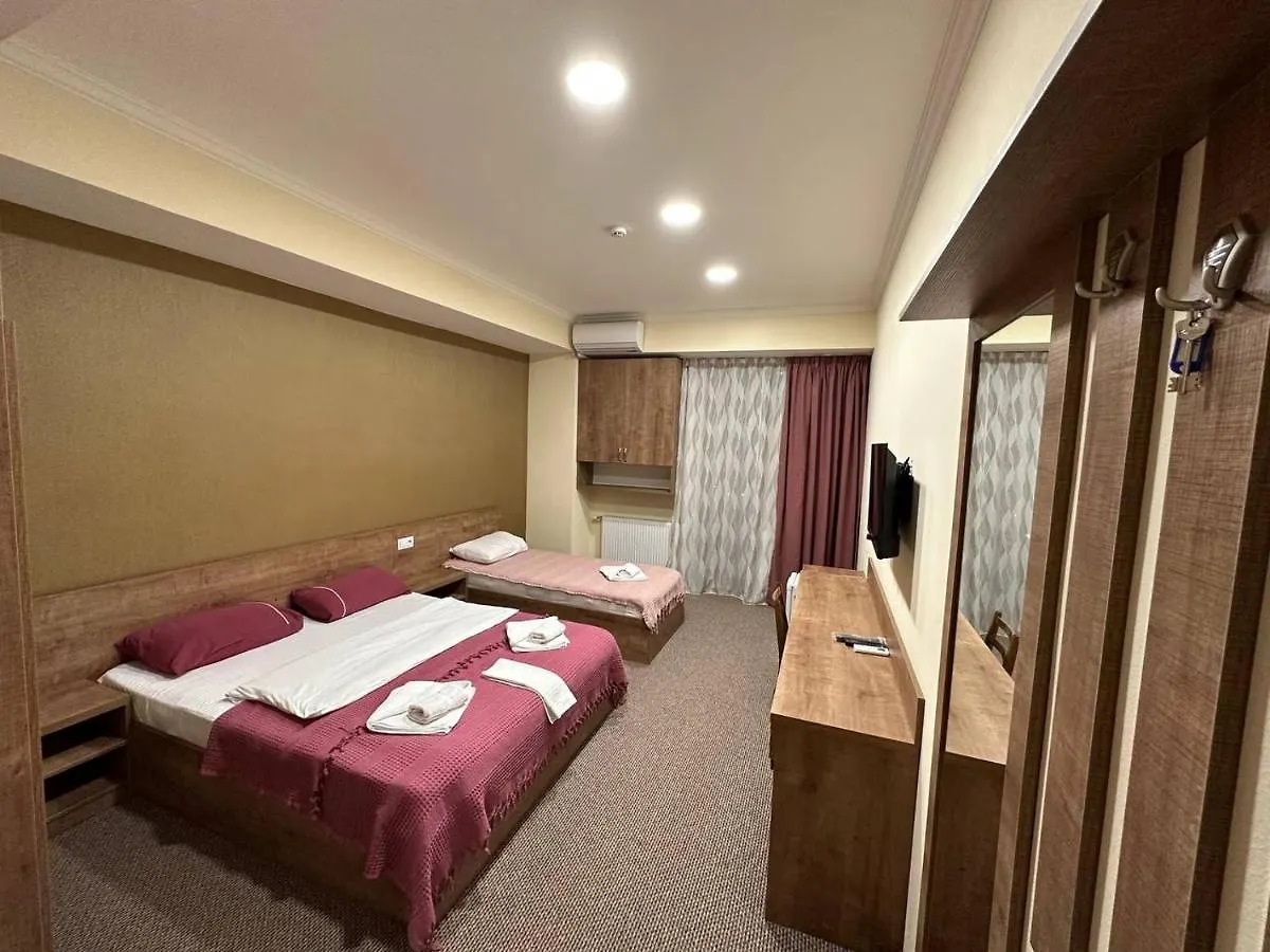 5 Rooms Near 300 Aragveli Metro Station Tiflis Apart Otel