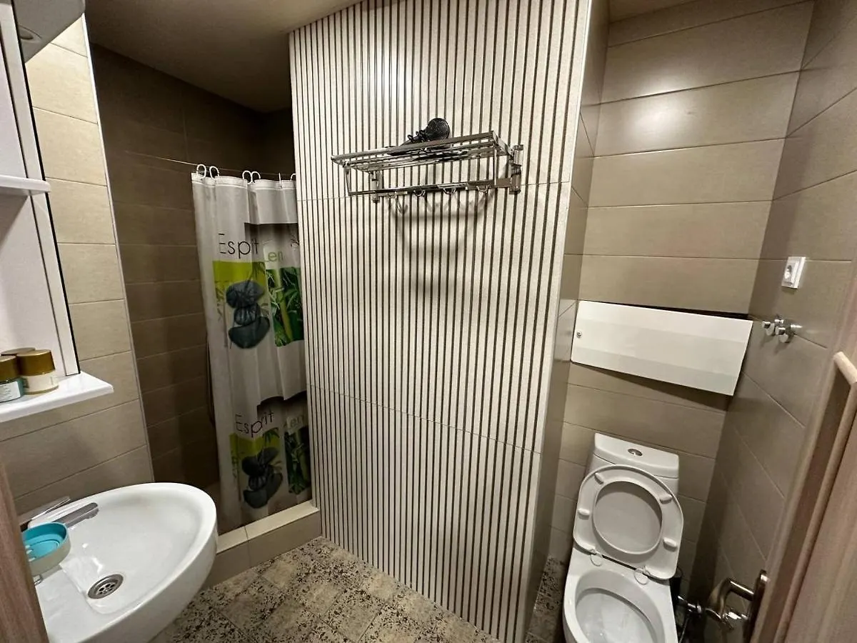 5 Rooms Near 300 Aragveli Metro Station Tiflis Apart Otel
