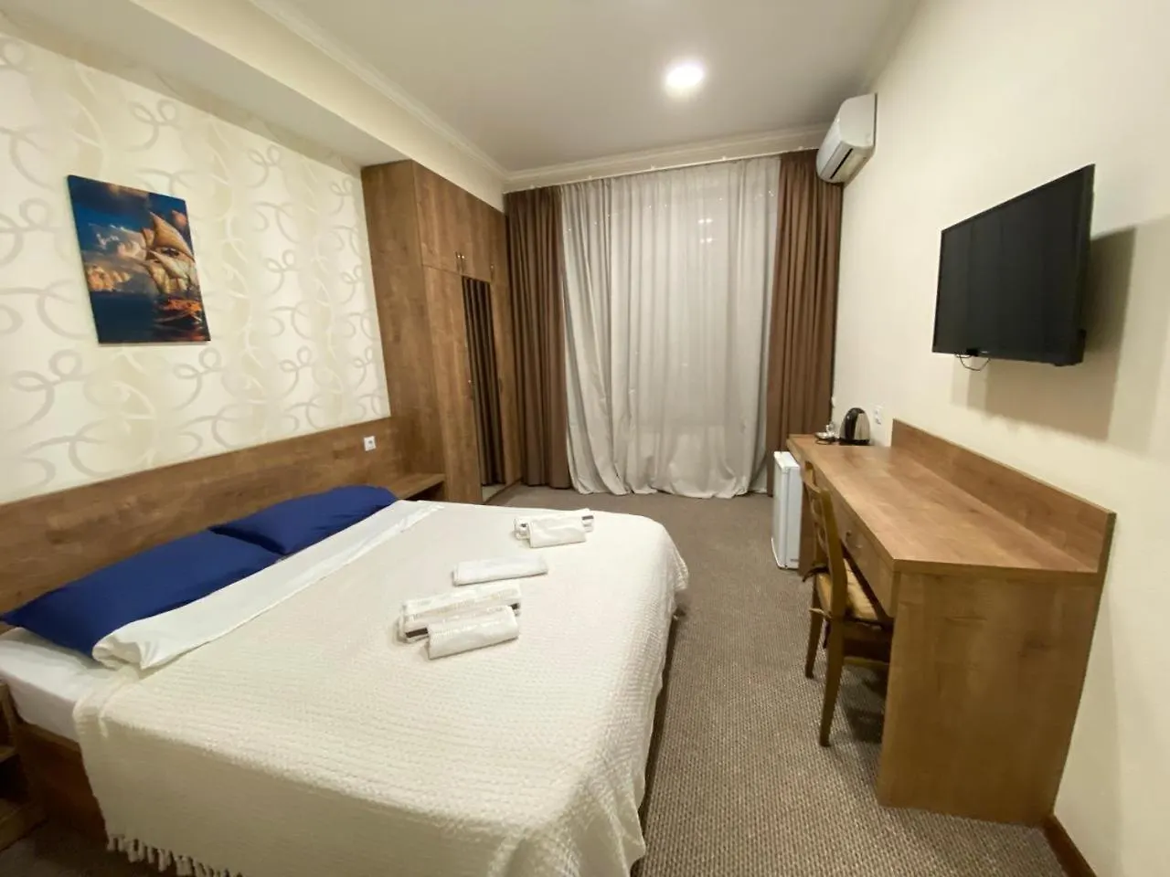 5 Rooms Near 300 Aragveli Metro Station Tiflis