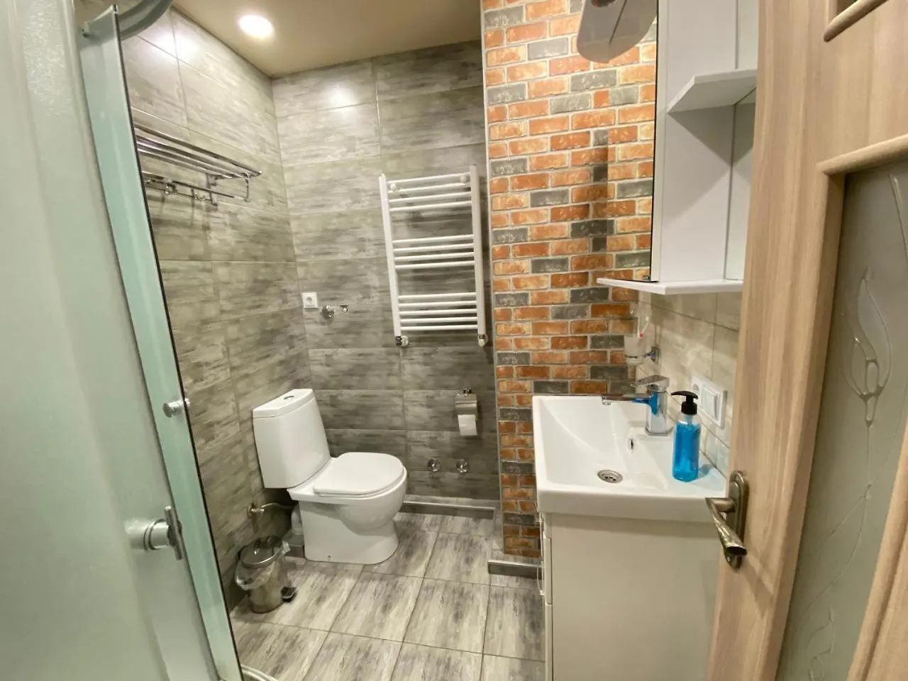 5 Rooms Near 300 Aragveli Metro Station Tiflis
